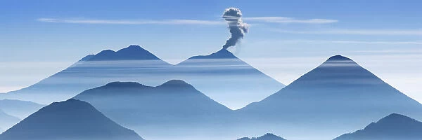 Ash eruption Fuego volcano, besides Acatenango und Atitlan - Guatemala, Quezaltenango