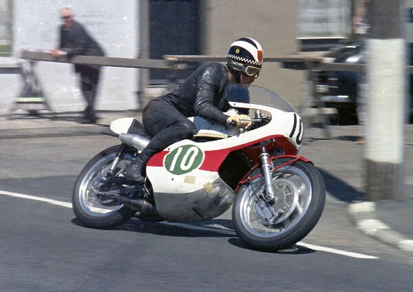 Phil Read (Yamaha) 1968 Lightweight TT