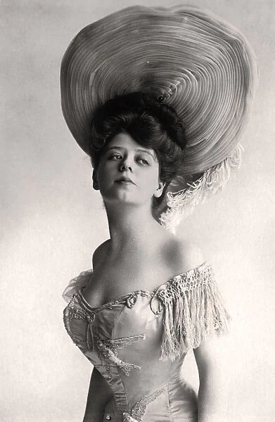 Camille Clifford (1885-1971), Belgian actress, 1905. Artist: Rotary Photo