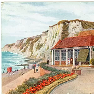 Holywell Chalets, Eastbourne, cliffs and seashore