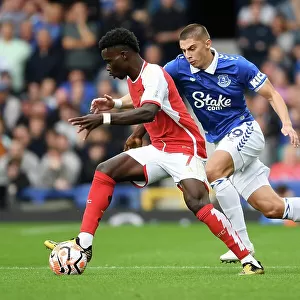 Bukayo Saka Faces Off Against Vitaliy Mykolenko: Everton vs. Arsenal, Premier League 2023-24