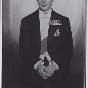 His majesty King George VI (b / w photo)