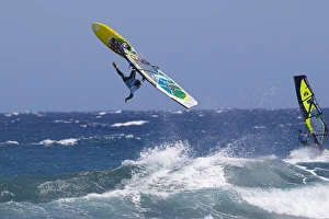 Marcilio one hand one leg backloop