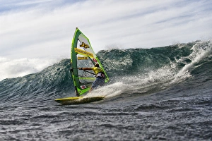 <b class=qtipBold><figcaption>PWA Windsurfing Maui 2013</figcaption></b><br>Seadi turns PWA Windsurfing Maui 2013