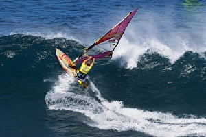 <b class=qtipBold><figcaption>PWA Windsurfing Maui 2013</figcaption></b><br>Big turn PWA Windsurfing Maui 2013