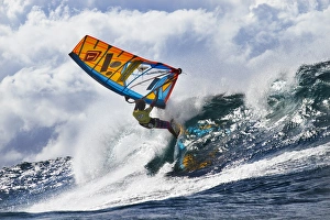 <b class=qtipBold><figcaption>PWA Windsurfing Maui 2013</figcaption></b><br>Mussolini from the water PWA Windsurfing Maui 2013